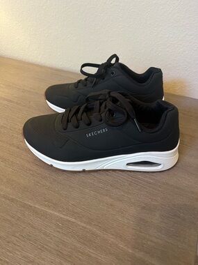 Sketchers Shoes